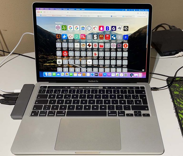 MacBook Pro M1 o MacBook Pro M2 de compra tomando en